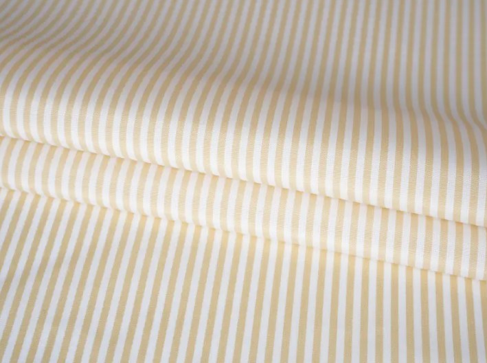 Fabrik Lengan Lengan Benang Poliester: Membina garis pertahanan yang kukuh untuk pakaian dengan kekuatan dan ketahanan yang tinggi